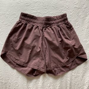 Lululemon Track That Mid-rise shorts 5”